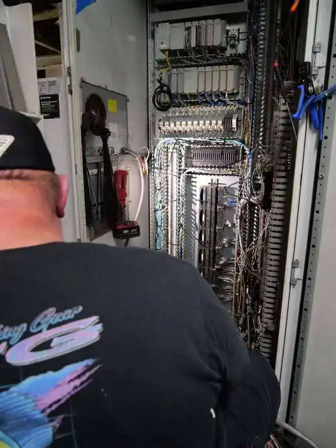 Large electrical cable entry and routing installation