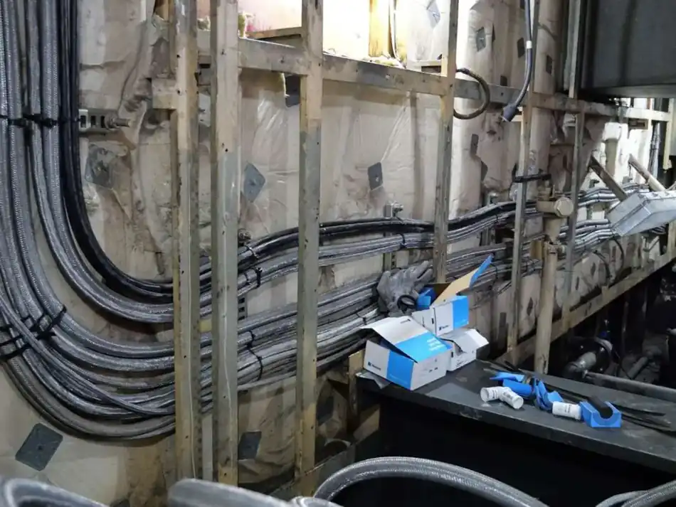 Relay and control panel wiring with labeled terminals and power supply
